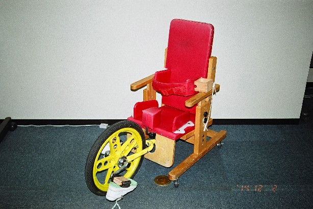 椅子付き一輪車