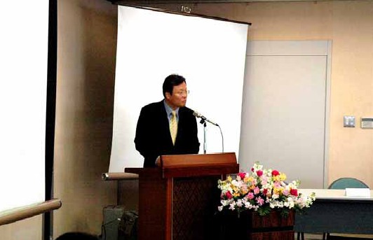 テ－マ１について発表をされる金容郁韓国国立特殊教育院長