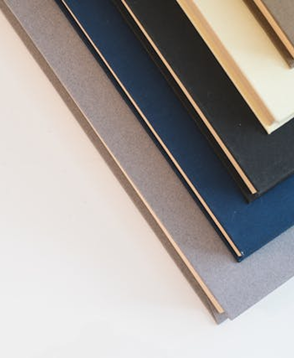 ノートを重ねた画像